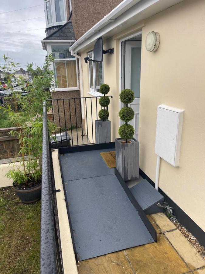 Two Bedroom Detached Modern Bungalow Close To Plymouth Argyle Fc Ngoại thất bức ảnh